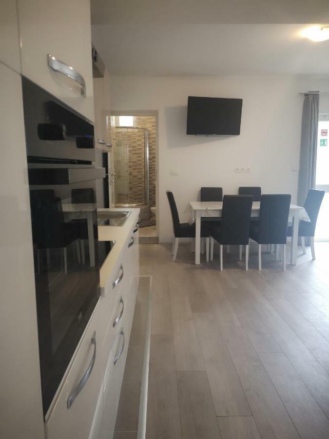 Pia Apartment Дуги-Рат Экстерьер фото