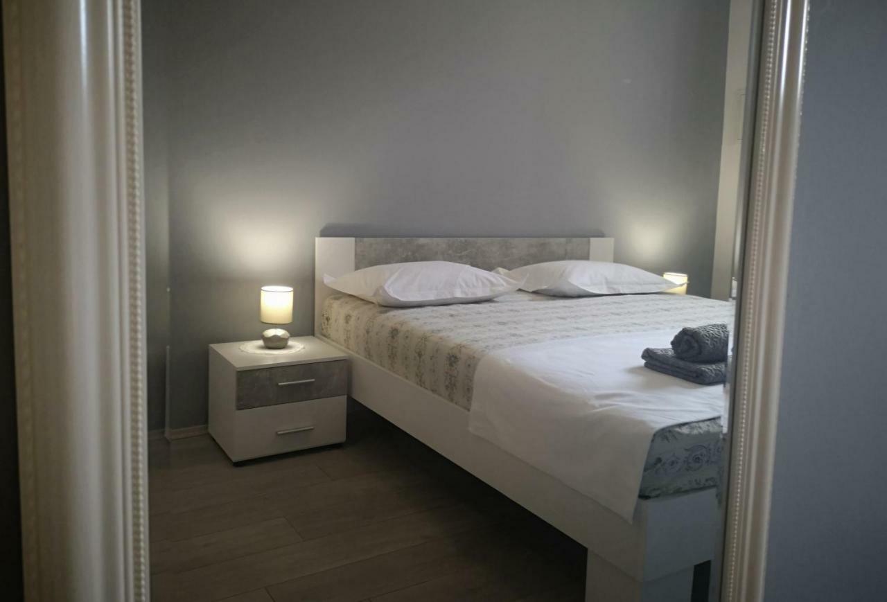 Pia Apartment Дуги-Рат Экстерьер фото