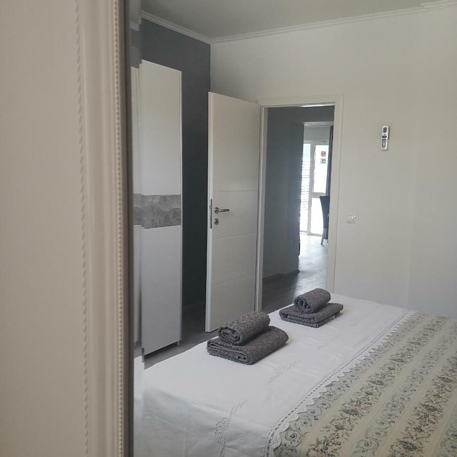 Pia Apartment Дуги-Рат Экстерьер фото